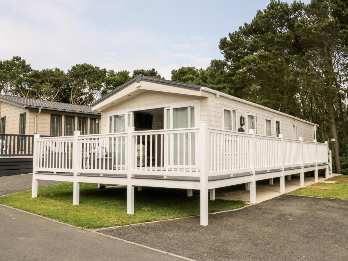 The Rodley Pines Villa Scarborough Eksteriør bilde